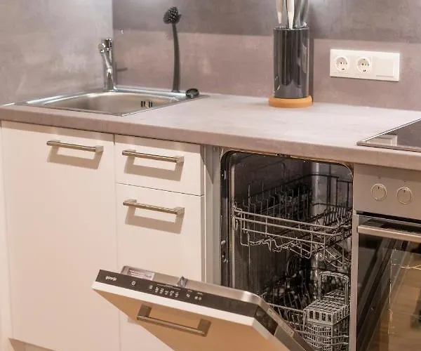 Rhc Central Station Premium | Contactless Check-in Apartment Vienna